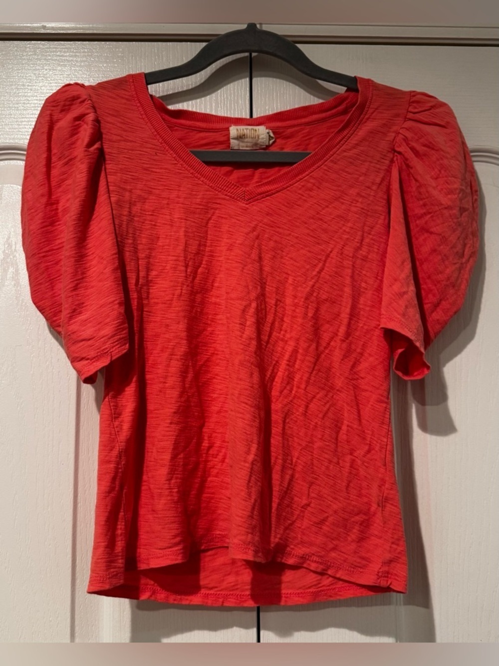 Nation Ltd. Coral Puff Short Sleeve V-Neck Top - Size XS